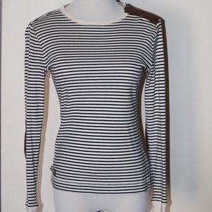 Simple long sleeve T-shirt